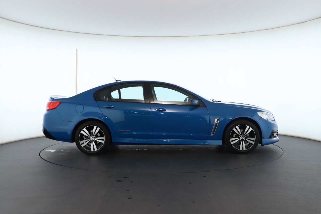 Holden Commodore image 3