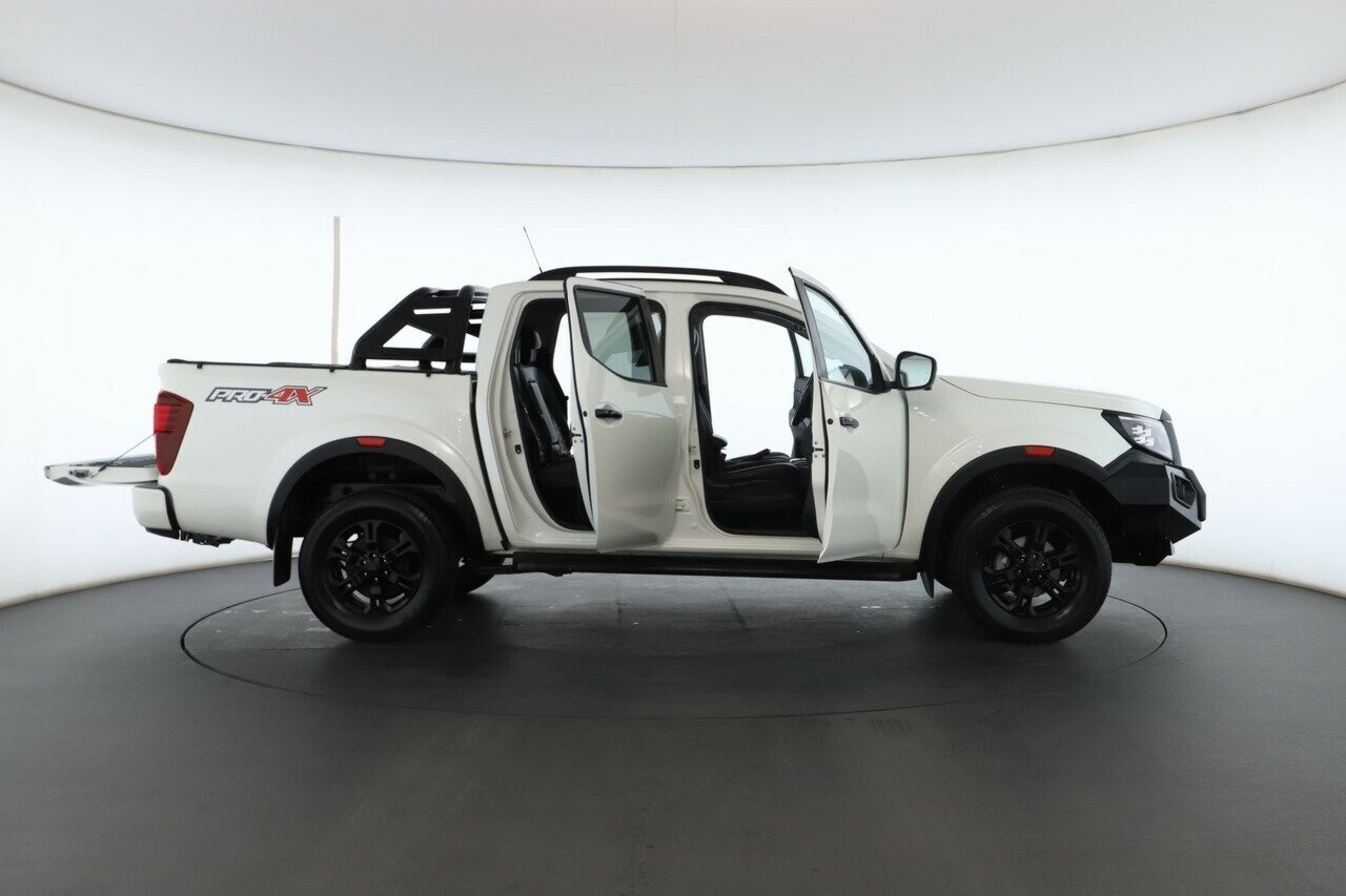 Nissan Navara image 2