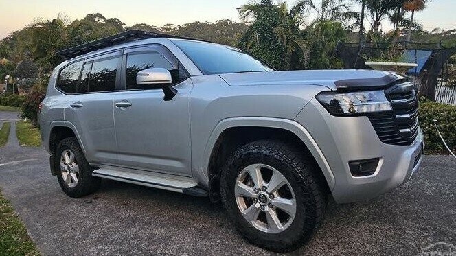 Toyota Landcruiser image 2