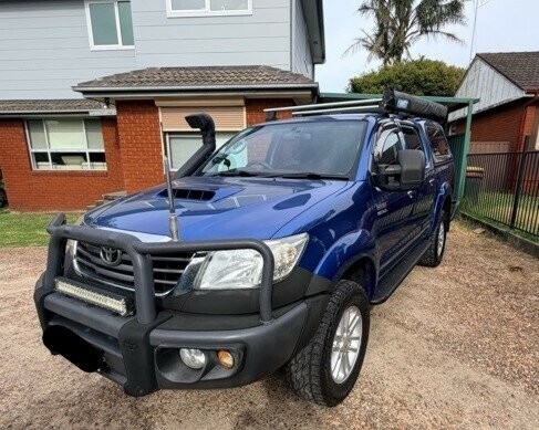 Toyota Hilux image 2