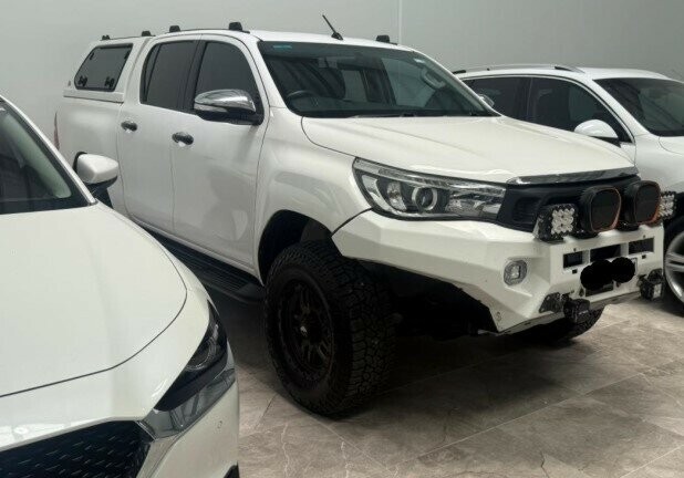 Toyota Hilux image 1