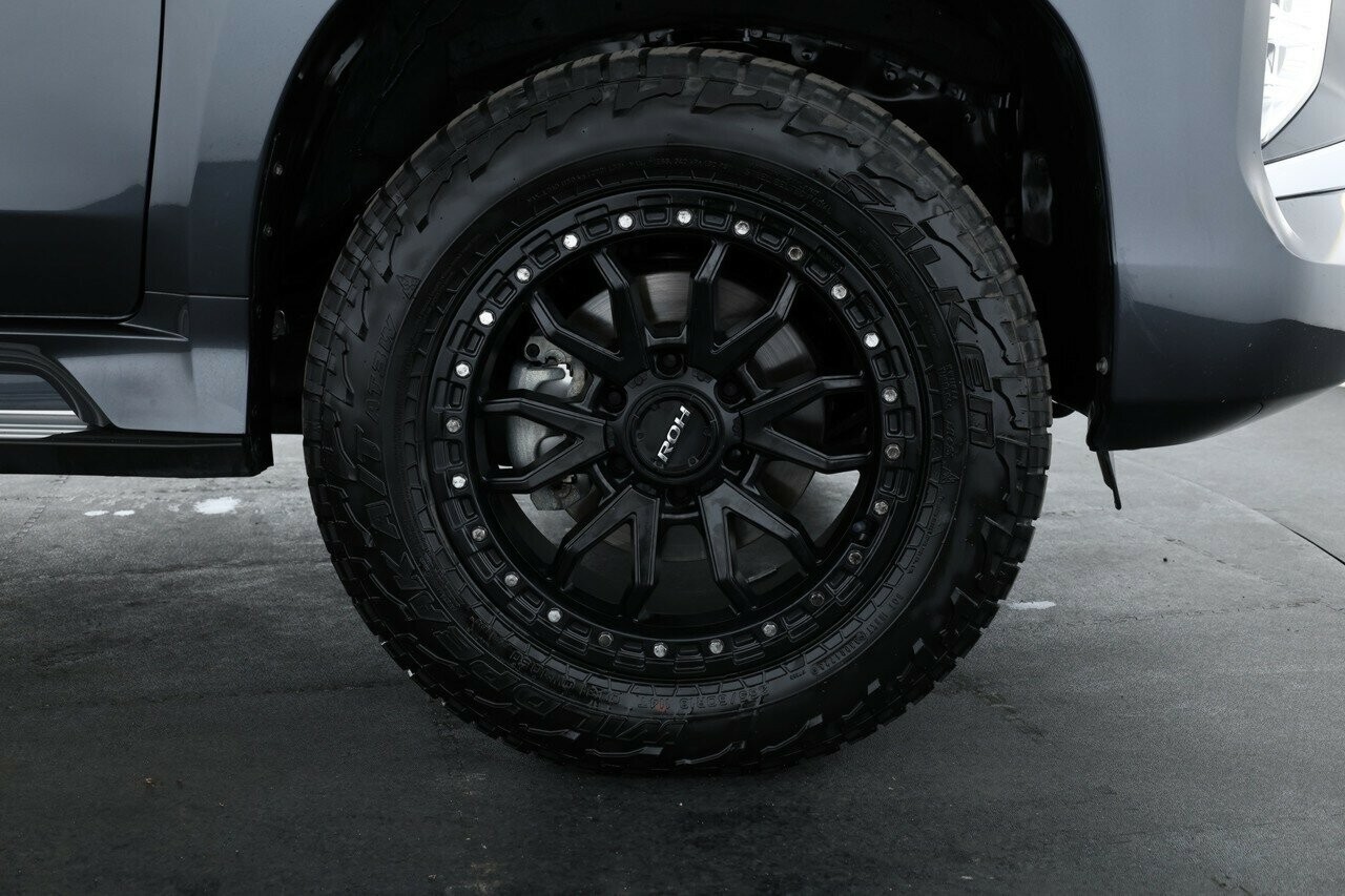 Mitsubishi Pajero Sport image 4