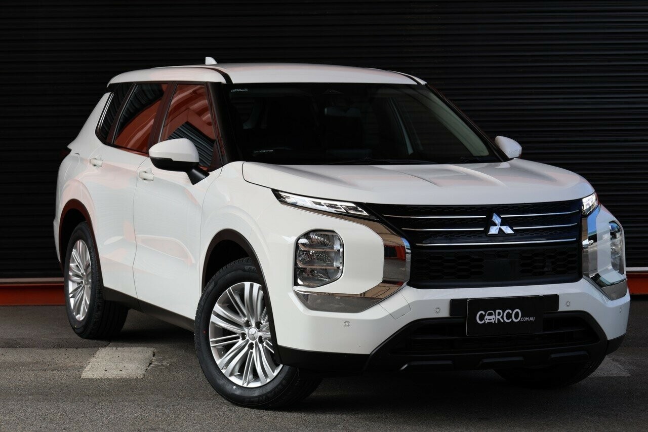 Mitsubishi Outlander image 1