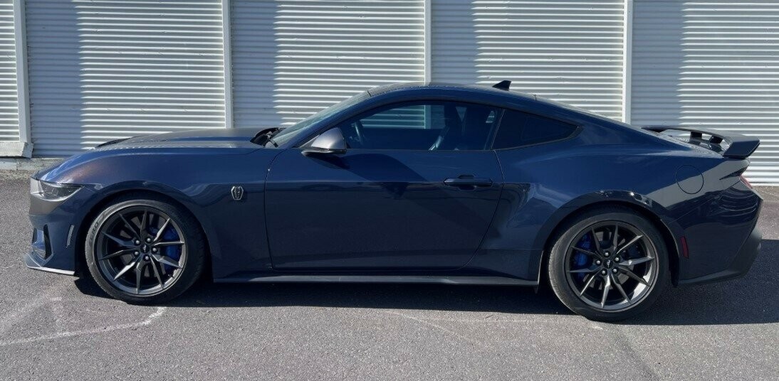 Ford Mustang image 2