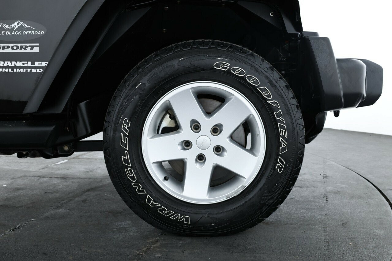 Jeep Wrangler image 4