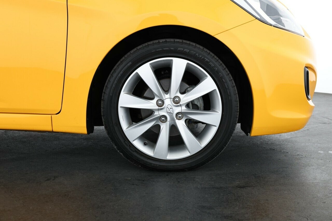 Hyundai Accent image 4