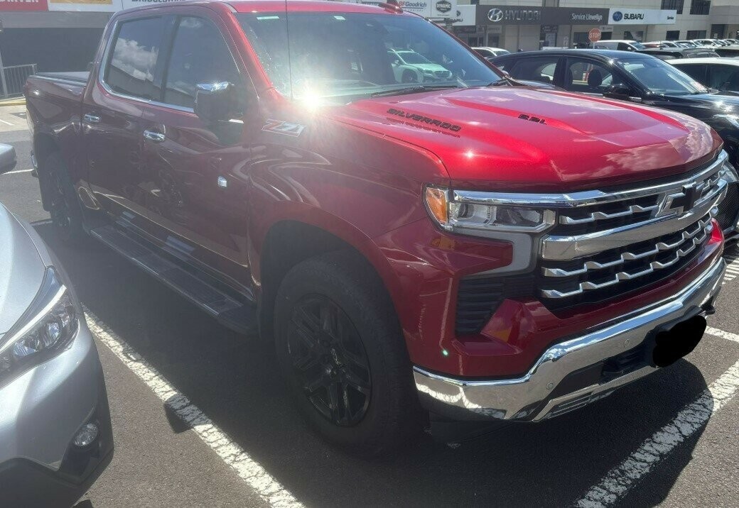 Chevrolet Silverado image 2