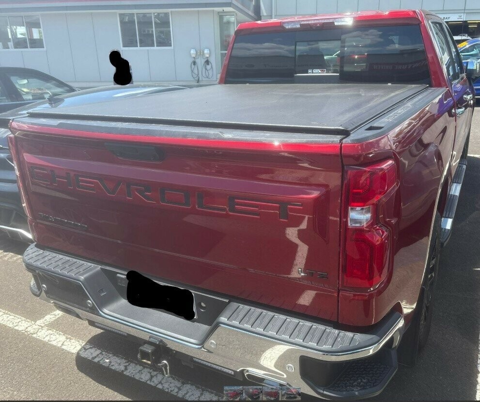 Chevrolet Silverado image 3