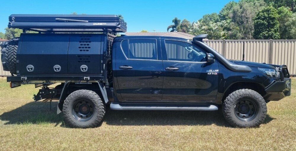 Toyota Hilux image 1