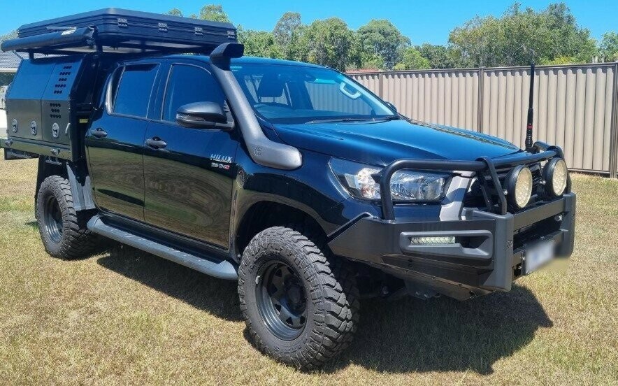 Toyota Hilux image 2
