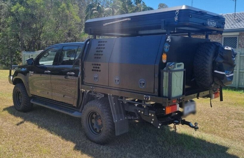 Toyota Hilux image 4