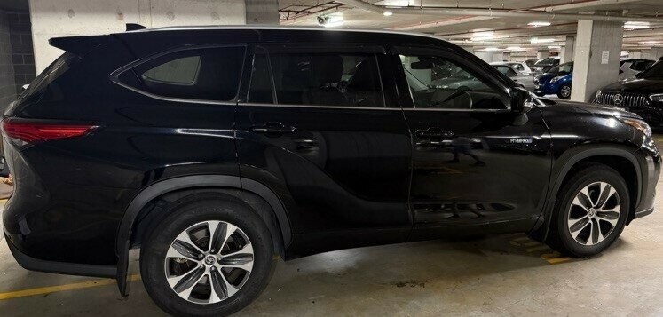 Toyota Kluger image 3