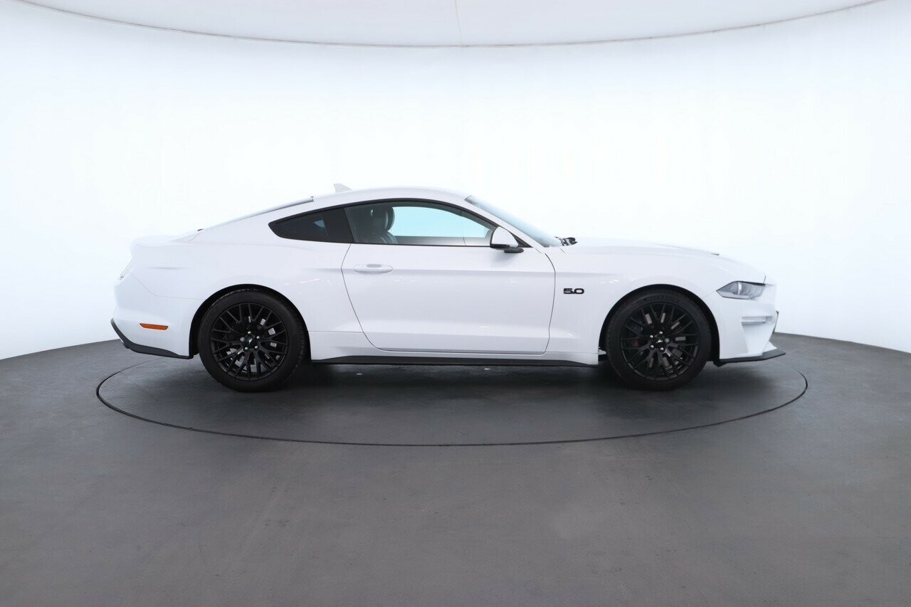 Ford Mustang image 4