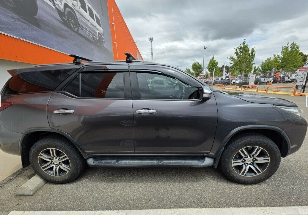 Toyota Fortuner image 2
