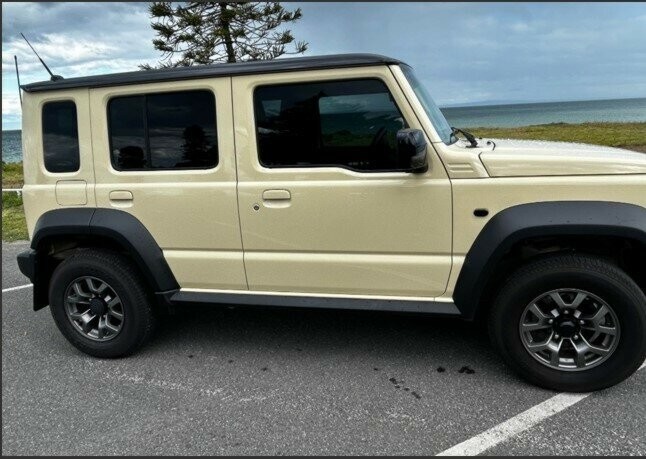 Suzuki Jimny image 2