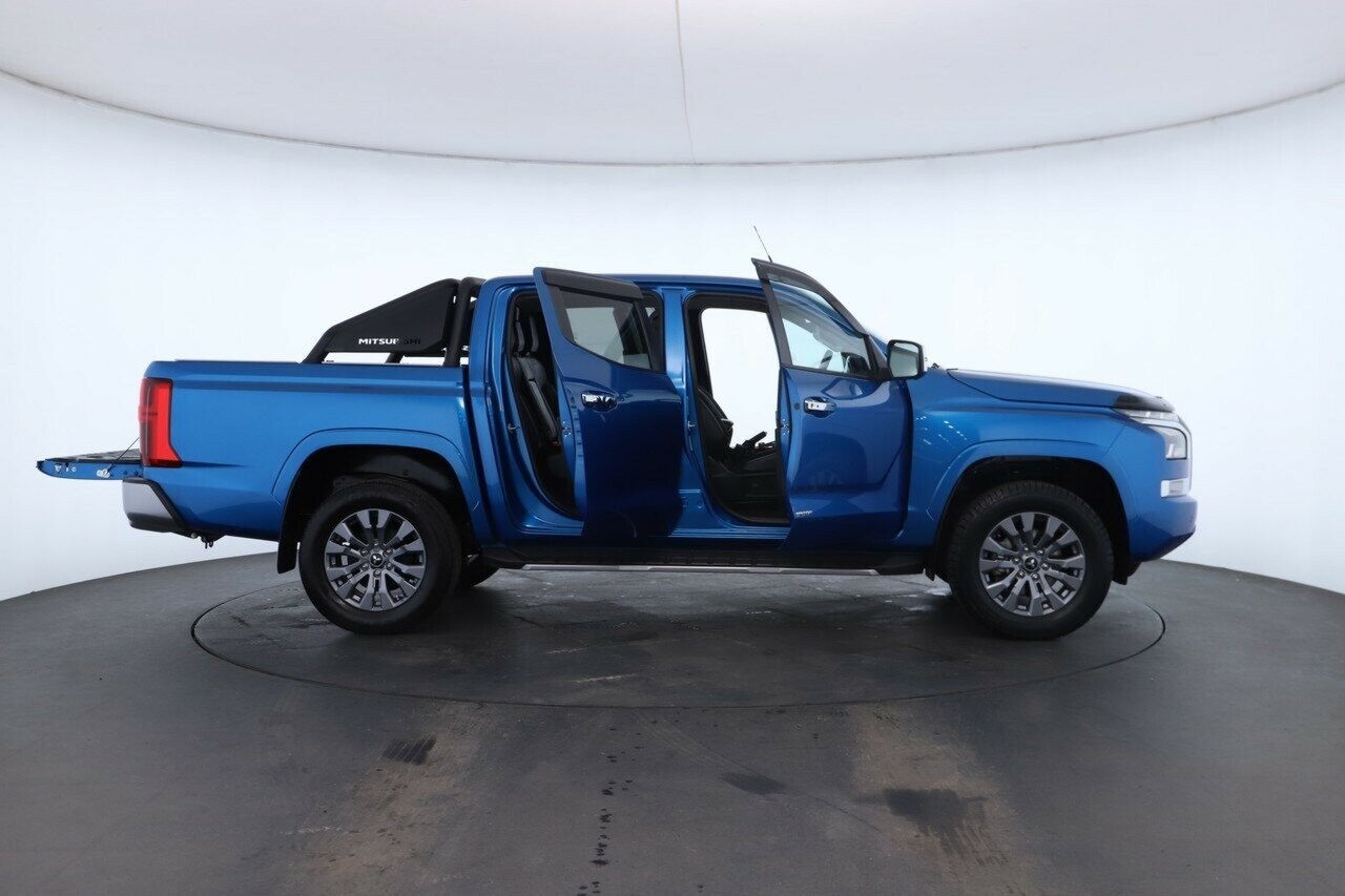 Mitsubishi Triton image 2