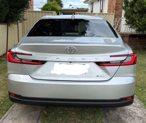 Toyota Camry image 3