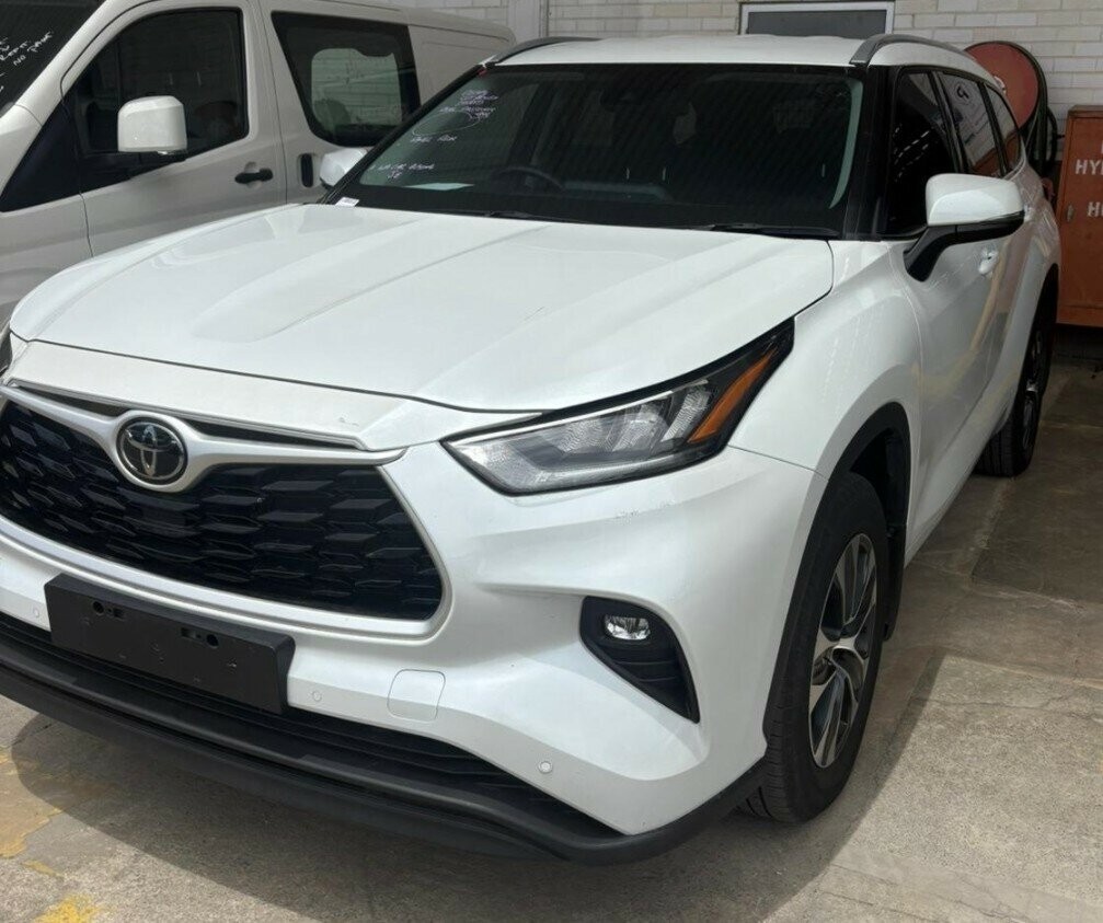 Toyota Kluger image 3