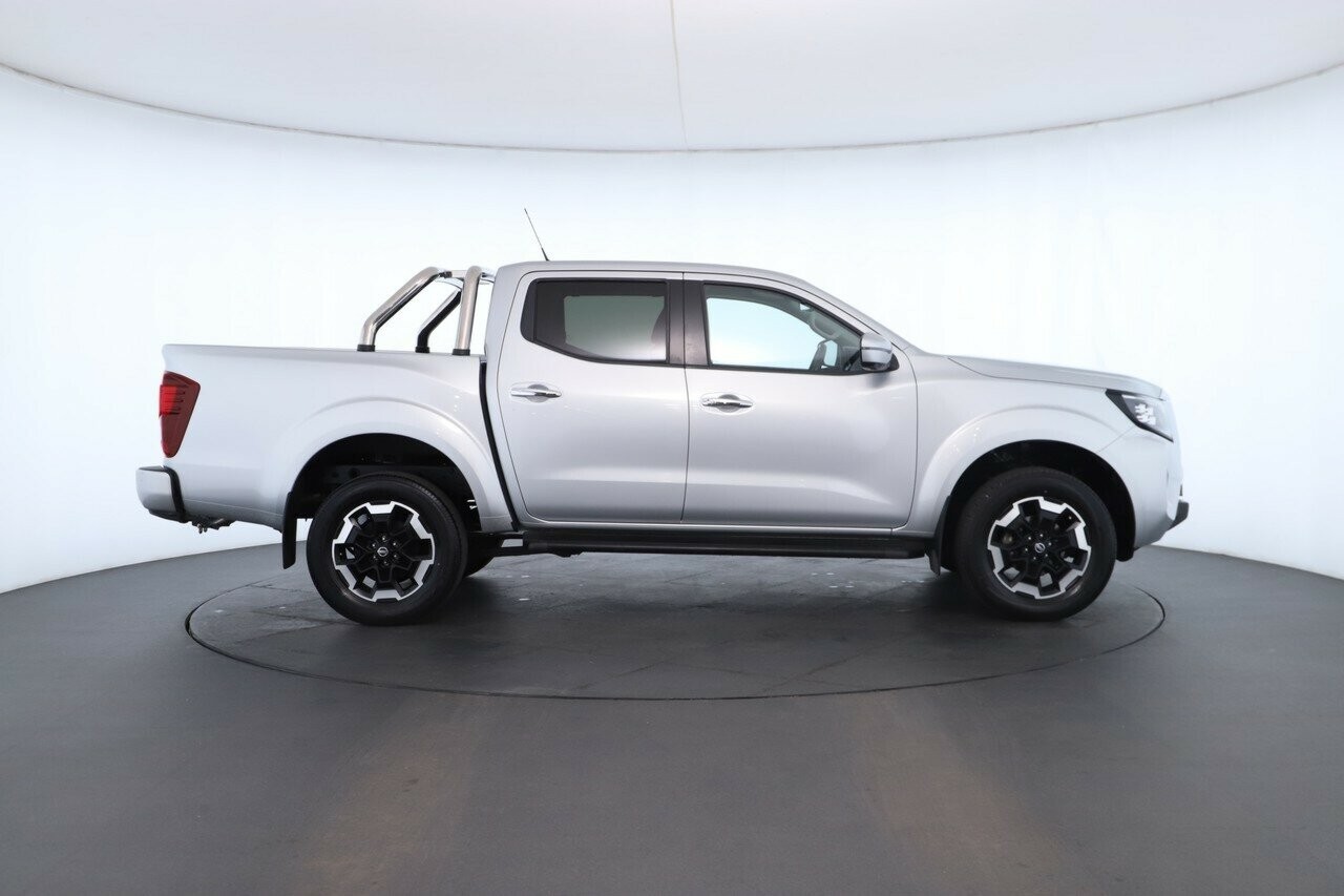 Nissan Navara image 3