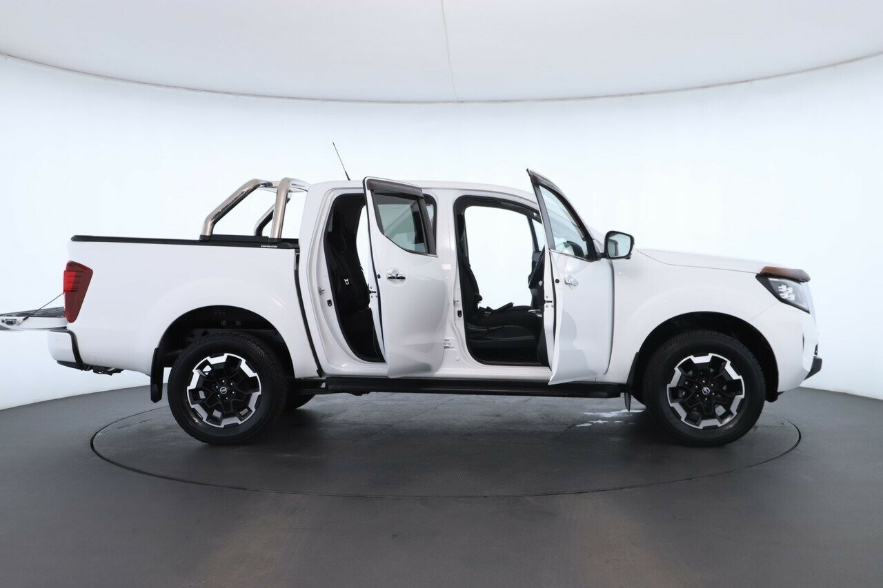 Nissan Navara image 2