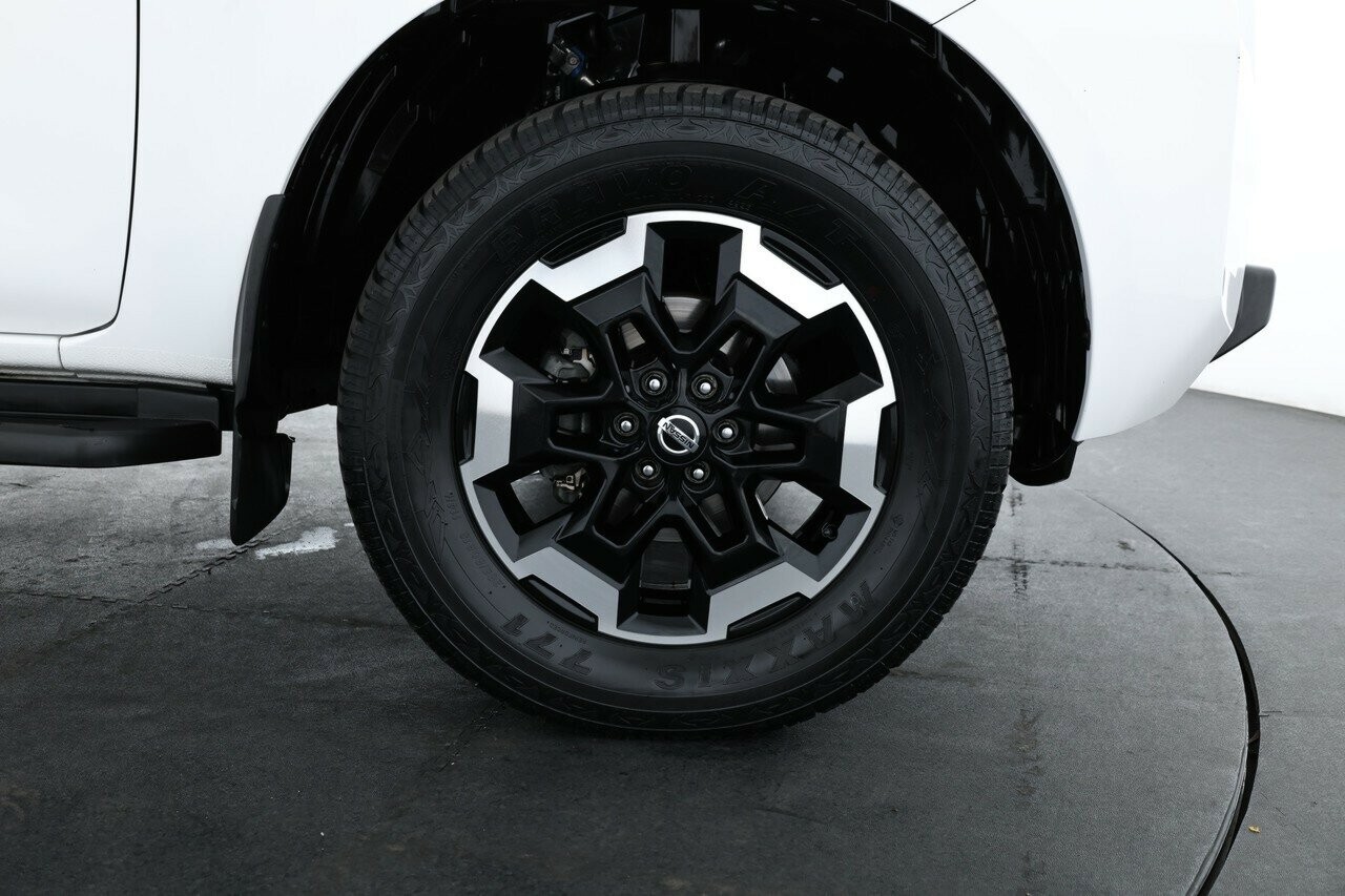 Nissan Navara image 4