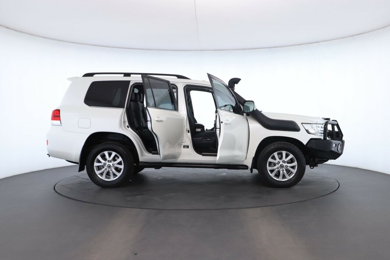 Toyota Landcruiser image 3