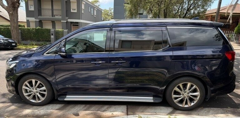 Kia Carnival image 4