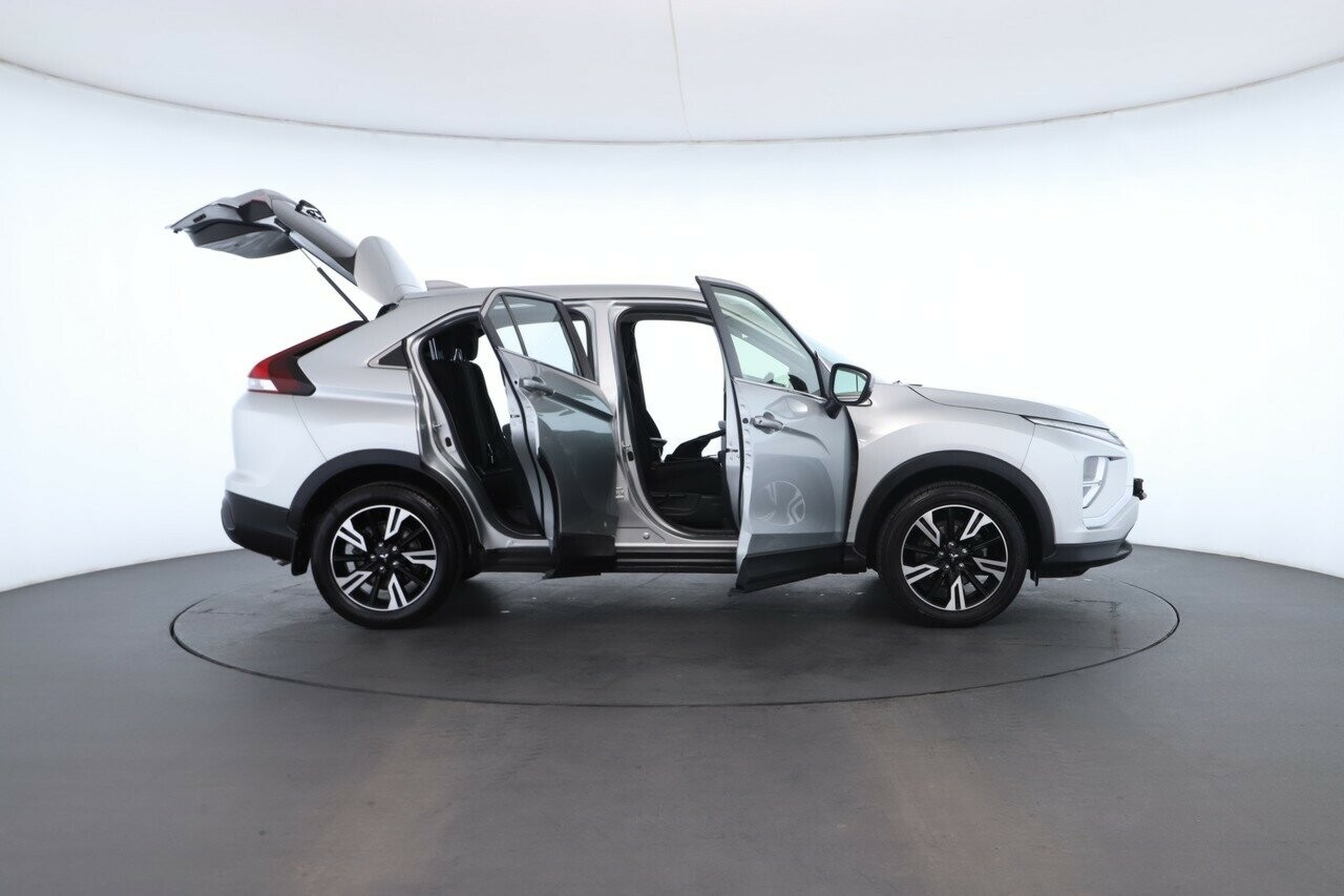 Mitsubishi Eclipse Cross image 2