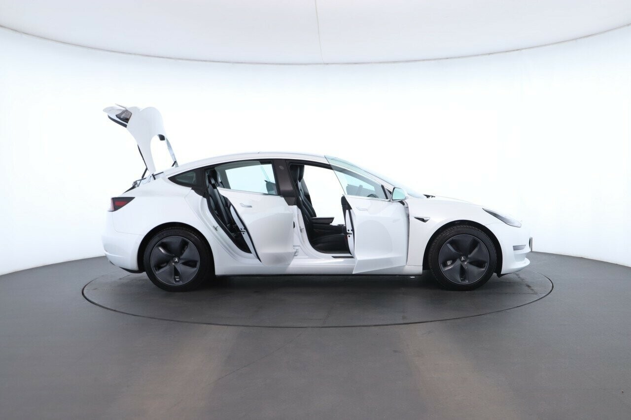 Tesla Model 3 image 2
