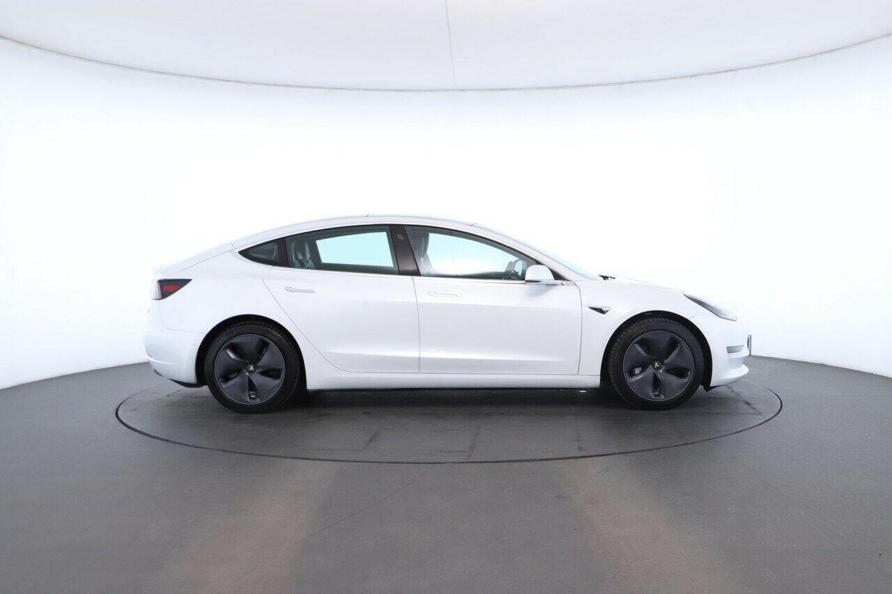 Tesla Model 3 image 3