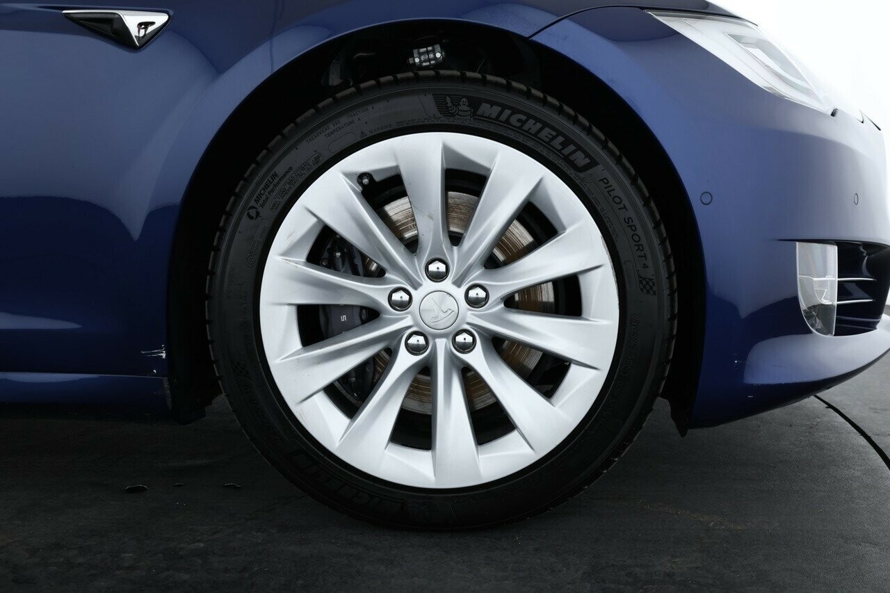 Tesla Model S image 4