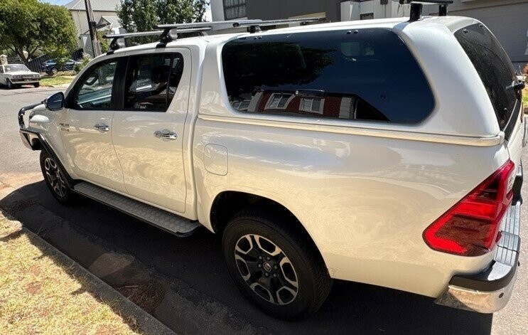 Toyota Hilux image 4