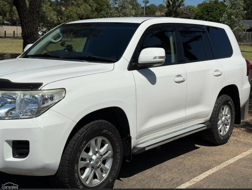 Toyota Landcruiser image 2