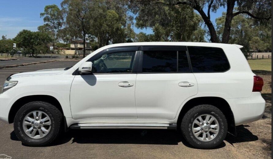 Toyota Landcruiser image 4