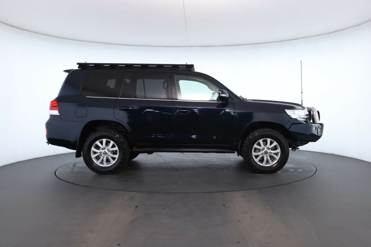 Toyota Landcruiser image 3