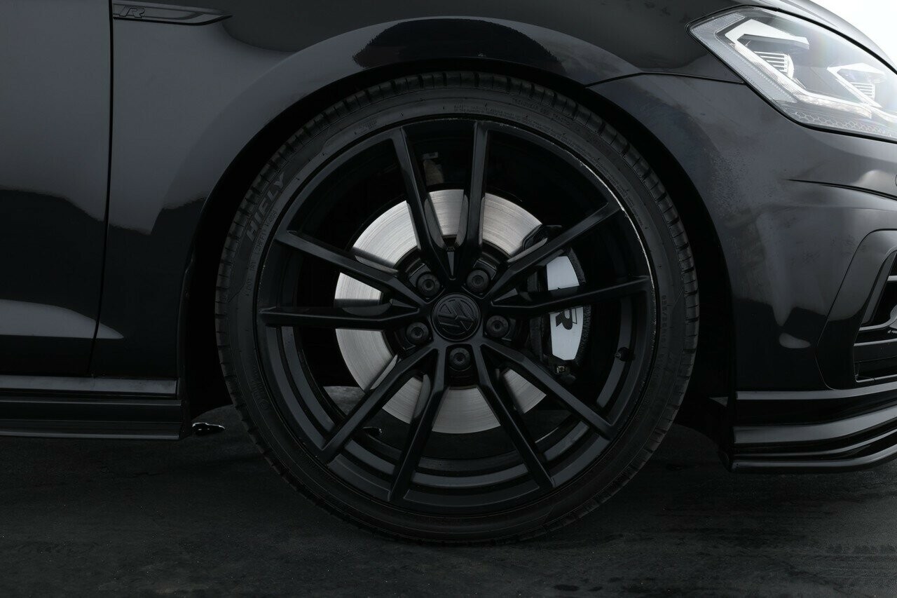 Volkswagen Golf image 4