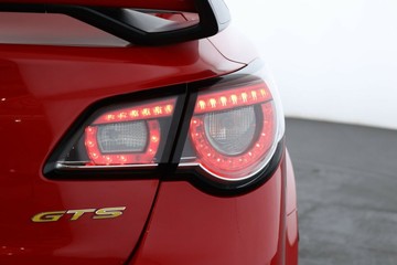 https://vehicle-cdn.autoleague.cloud/30675_61036235_16.jpg