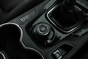 https://vehicle-cdn.autoleague.cloud/30675_61036235_31.jpg