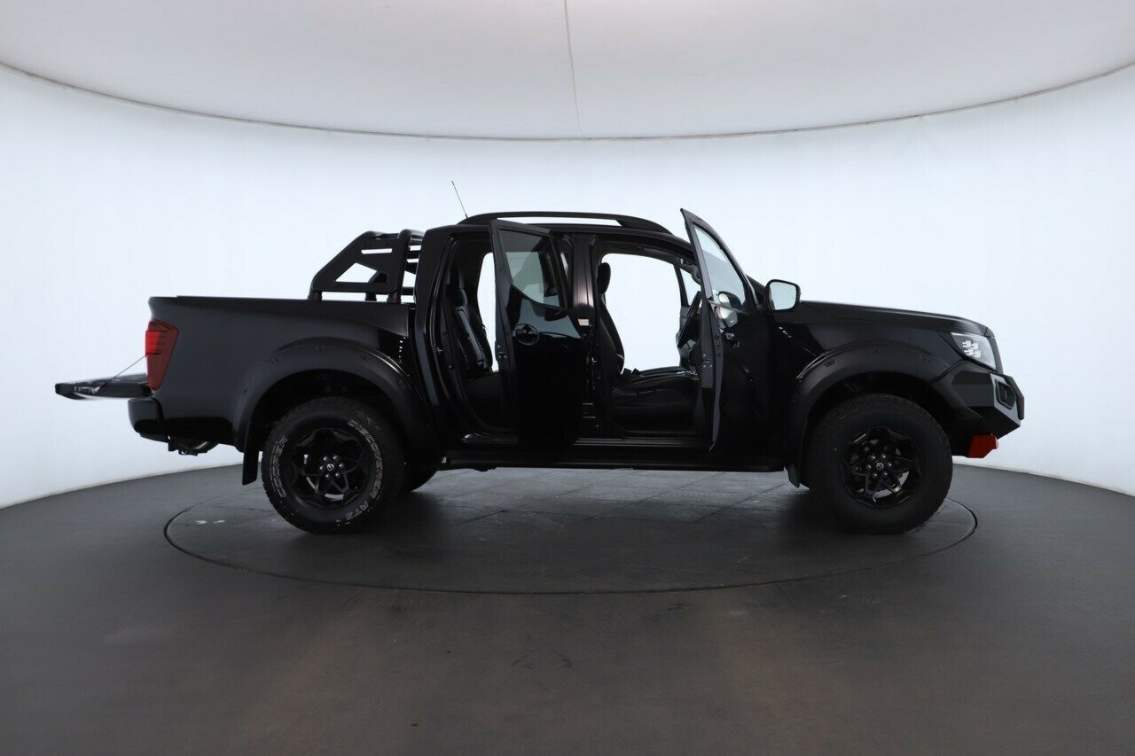 Nissan Navara image 2