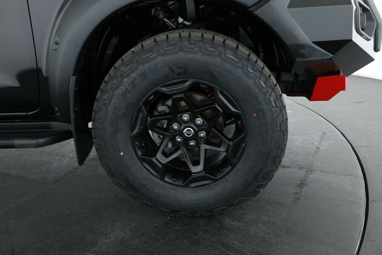 Nissan Navara image 4