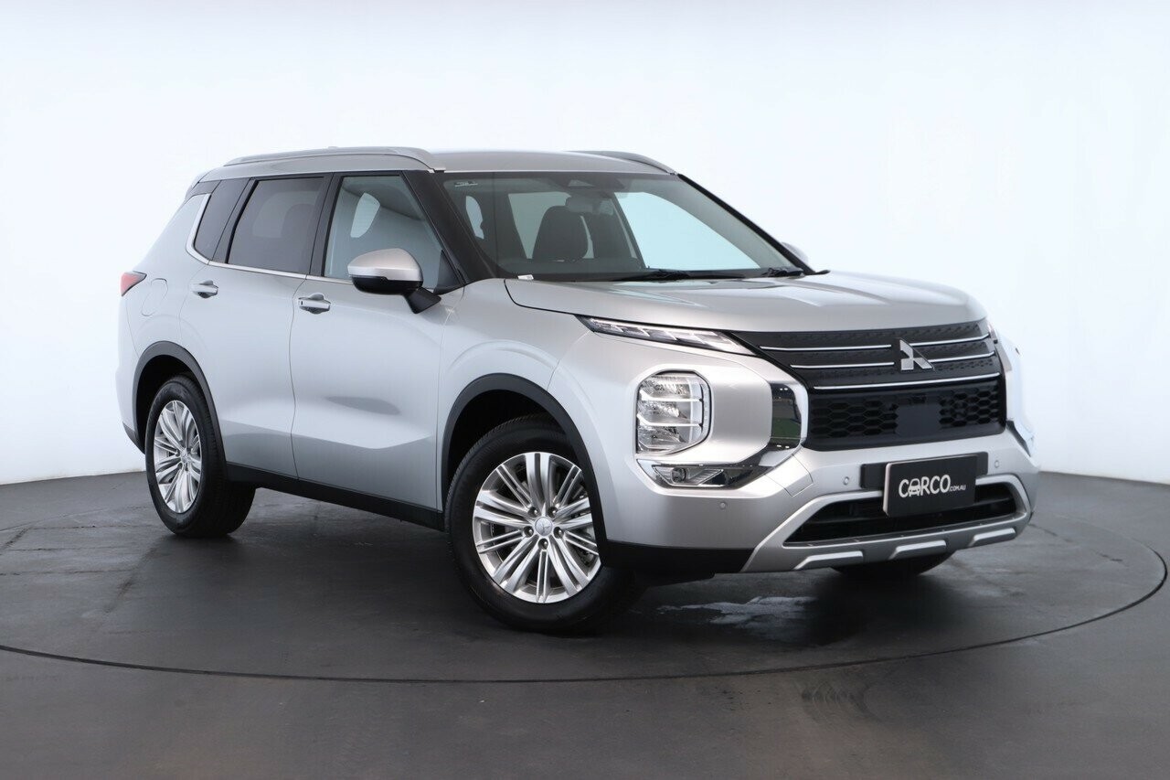 Mitsubishi Outlander image 1