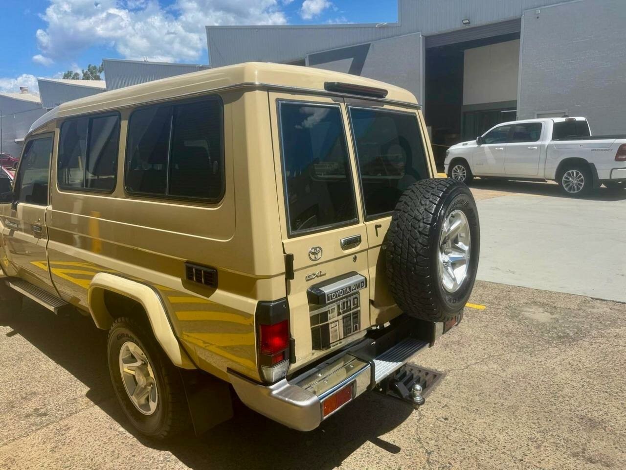 Toyota Landcruiser image 3