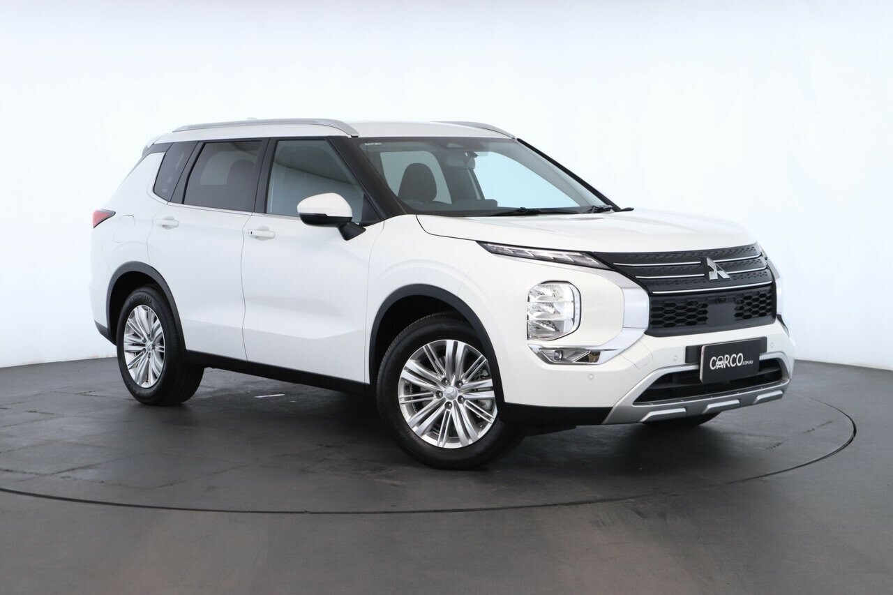 Mitsubishi Outlander image 1