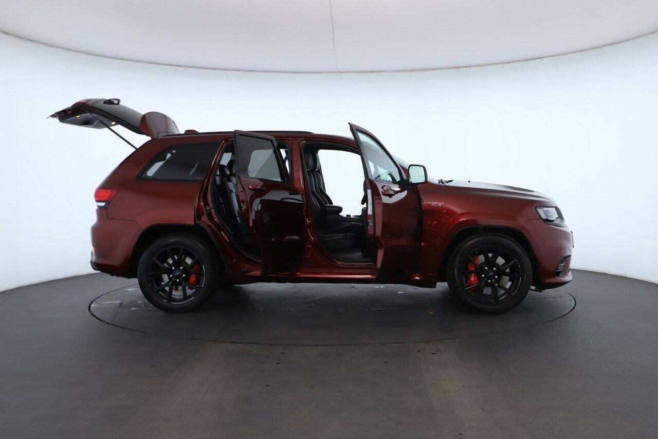 Jeep Grand Cherokee image 2