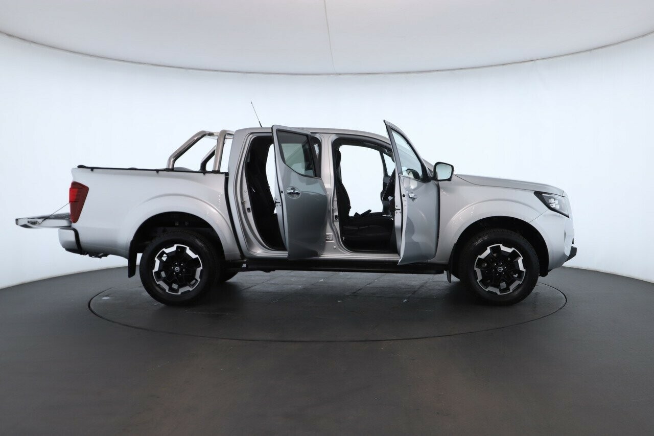 Nissan Navara image 2