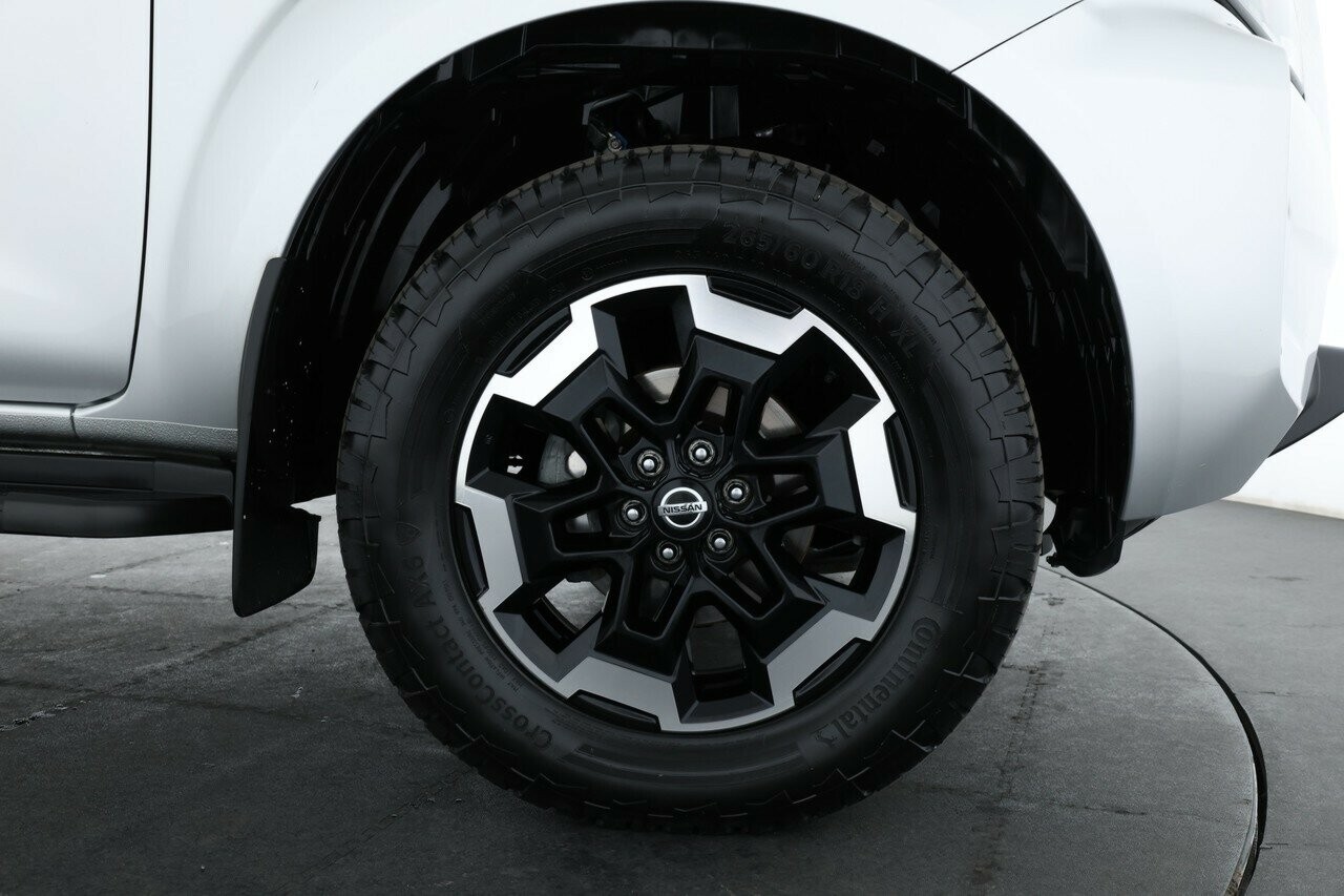 Nissan Navara image 4