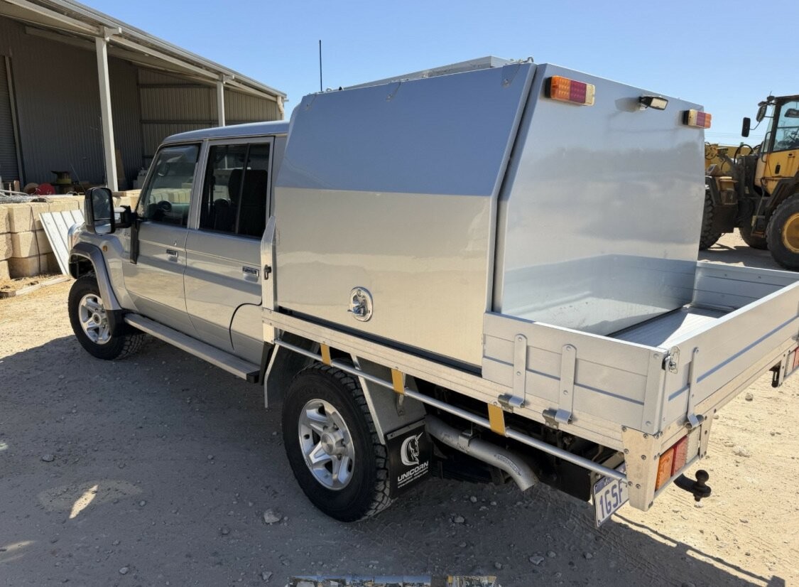 Toyota Landcruiser image 2