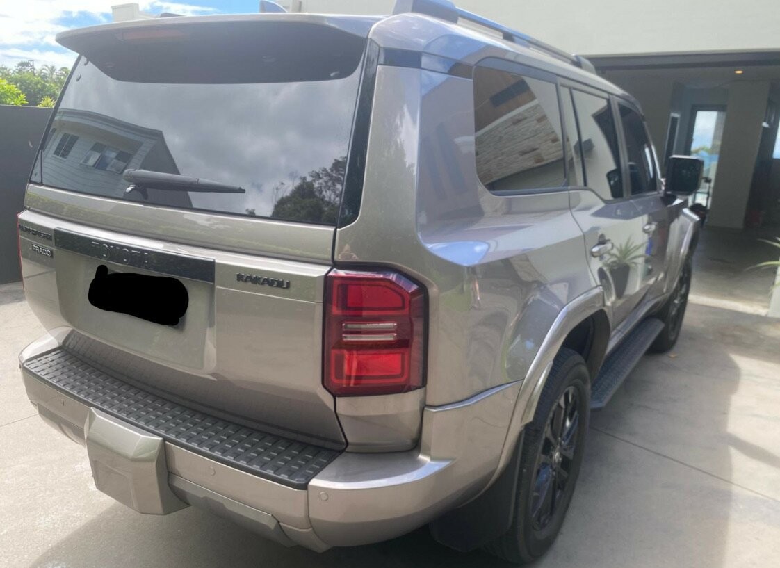 Toyota Landcruiser Prado image 2