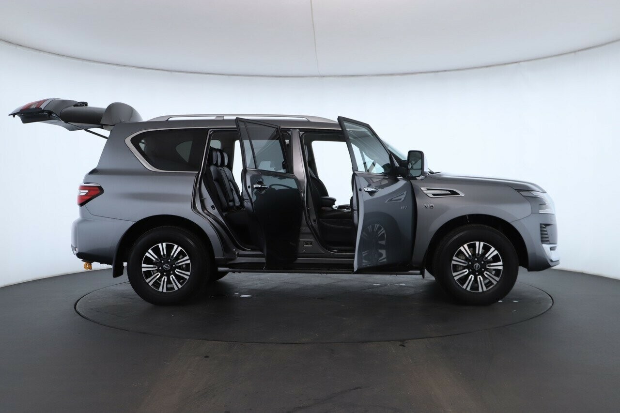 Nissan Patrol image 2