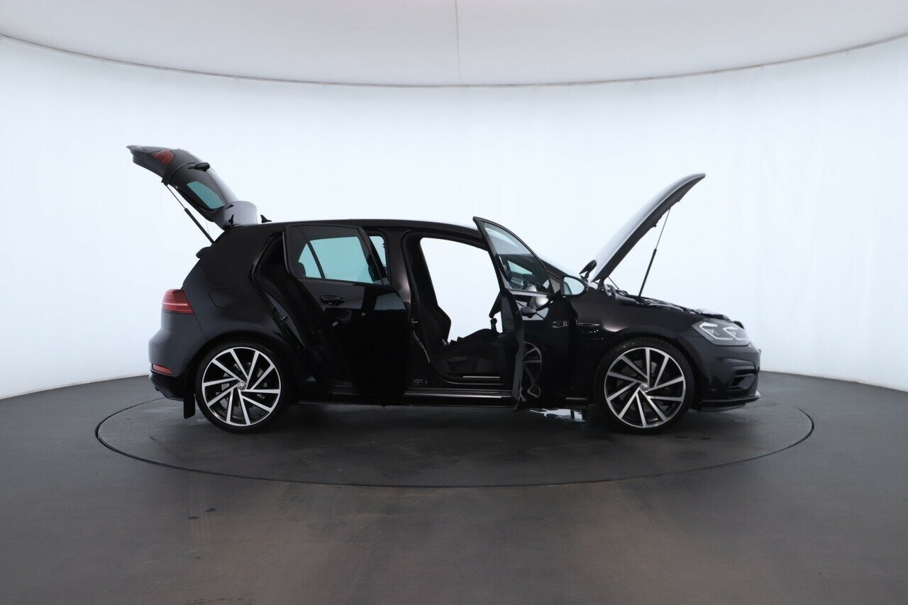 Volkswagen Golf image 2